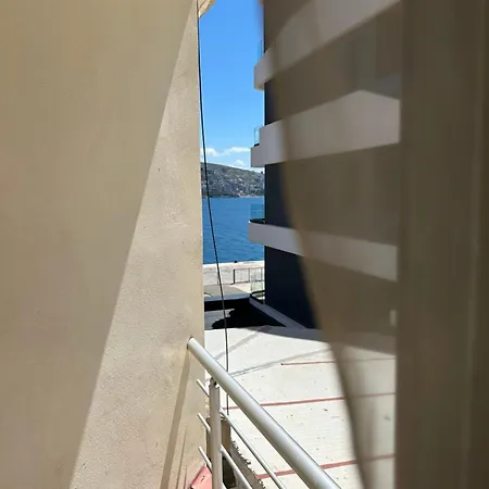 Port Side 07